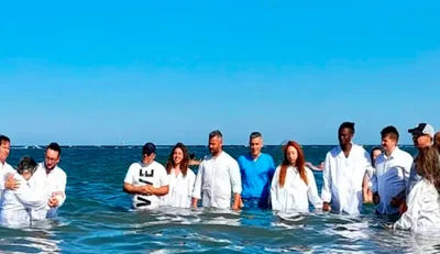Homem é resgatado por Deus do suicídio, aceita a Jesus e é batizado nas águas