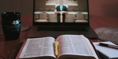 O Perigo da Inteligência Artificial na Leitura da Bíblia