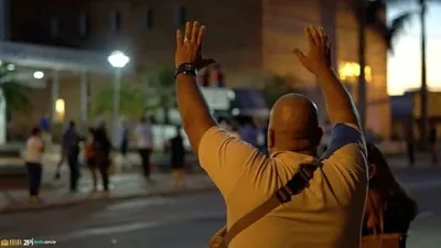 Igreja se reúne em frente a hospital para orar por pacientes e profissionais de saúde | Notícias Gospel