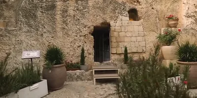 \"Deus é real\": Pessoas são curadas e têm visões no Túmulo de Jesus, em Jerusalém