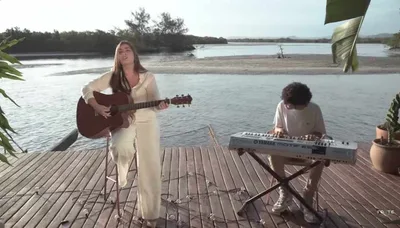 Isabelle Dias lança clipe de Fala Comigo