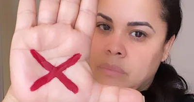 Vídeo: Casal gay fazendo amor no sofá da igreja de Cassiane