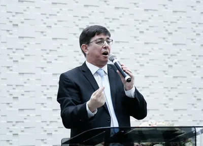 "Valorizamos a experiência, mas priorizamos as Escrituras", diz teólogo pentecostal