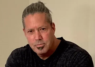 Ex-ator pornô diz que vendeu sua alma ao diabo, mas Cristo o resgatou