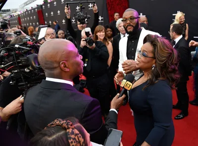 Ator cristão faz culto para celebrar estúdio de cinema em Hollywood ao lado de famosos | Notícias Gospel