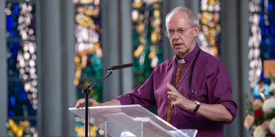Após aprovar casamento gay, líder da Igreja da Inglaterra aceita sexo fora do casamento