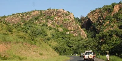 Acidente de ônibus com 15 missionários da JOCUM deixa um morto e três feridos, na África