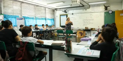 Justiça suspende lei que permite Bíblia como material complementar em escolas de BH