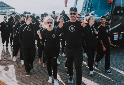 Evangelistas do TikTok: Influenciadores cristãos se reúnem em retiro com o Glorify