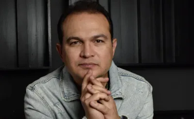 Soco, chute e xingamentos: Davi Sacer se recusa a subir no palco e o pior acontece
