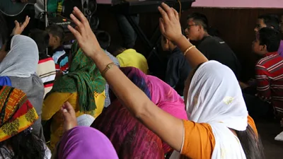 Nepalês é impactado pela cura de esposa paralisada após procurar o "Deus dos cristãos"