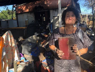 Família sobrevive a incêndio no Natal e Bíblia fica intacta: "Deus estava conosco"