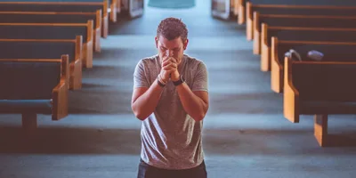 Quem não vai a Jesus pelo amor vai pela dor. Será?!