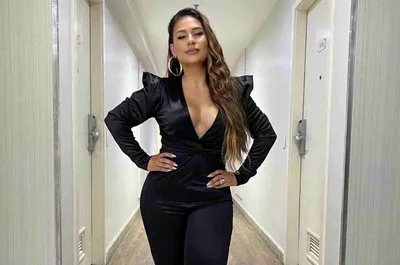 Após críticas, Simone canta hit de Anitta em show e provoca pastor