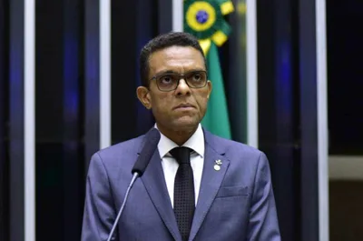 Deputado e pastor Otoni de Paula pede orações por Bolsonaro