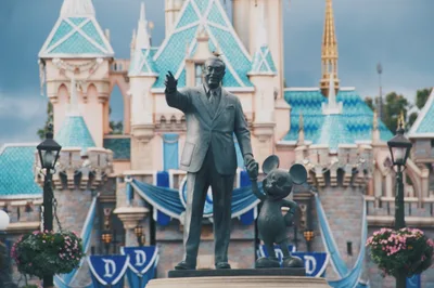 Maioria dos americanos é contra Disney promover ideologia de gênero