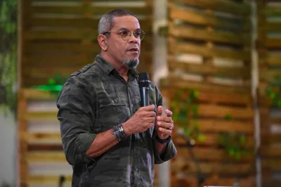 Neil Barreto deixa ministério pastoral para se dedicar a psicanálise