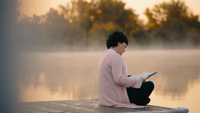 Ex-atriz de filmes adultos conta testemunho emocionante: "Há um Deus, Ele ama você" | Notícias Gospel