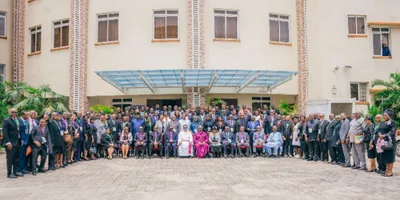 Igreja Anglicana da Nigéria rompe com Igreja do País de Gales por permitir líder LGBT