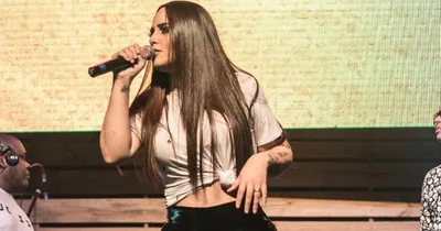 Funkeira Perlla canta em retiro espiritual após eliminação em reality A Fazenda