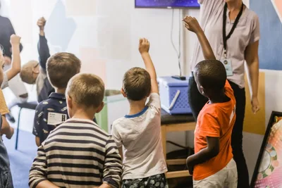 Distrito escolar da Carolina do Norte rejeita exposição dos Dez Mandamentos em sala de aula