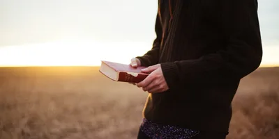 \"Há algo que faz o inferno tremer: os seus passos de obediência\", diz pastor