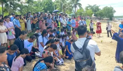 Nas Filipinas, mais de 900 pessoas são levadas a Jesus