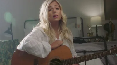 Mulher desiste de suicídio e aceita Jesus, após ouvir "My Jesus" no rádio