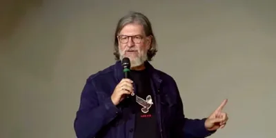 \"Usar um relógio de R$ 300 mil é incompatível com a função pastoral\", alerta Carlito Paes