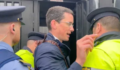 Professor cristão é preso por se opor a ideologia de gênero na Irlanda