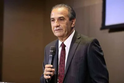 Esquerdistas ironizam jejum de Malafaia após aprovação de Dino para o STF
