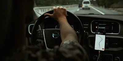 Motorista de aplicativo expulsa família judia do veículo com xingamentos antissemitas