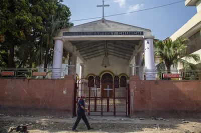 Pastor é arrastado para fora de casa e esfaqueado até a morte na Índia