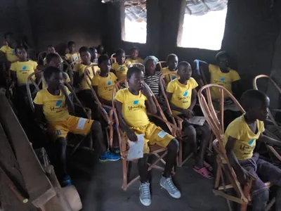 Projeto Umodzi oferece alimento e educação para crianças de aldeia no Malawi