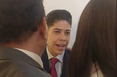 Miguel Oliveira visita Câmara dos Deputados e é cumprimentado por parlamentares