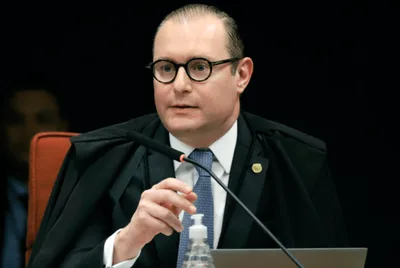 Zanin surpreende e vota contra a descriminalização das drogas no STF