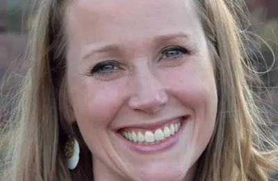 Filha de pastor ensina Isaías aos judeus ortodoxos: ‘Adoramos o mesmo Deus’