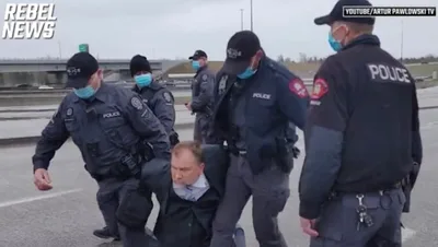 Pastor canadense que expulsou policiais “nazistas” da igreja é preso novamente