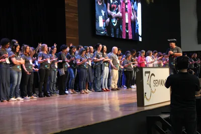 Mais de 1100 pessoas participam da formatura do “30 semanas”