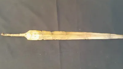 Arqueólogos encontram espada de bronze de Faraó