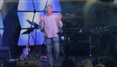 Vídeo: pastor expulsa mãe e criança de culto por se incomodar com barulho | Notícias Gospel