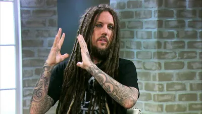 "Estava completamente vazio, mas o amor de Jesus me preencheu", diz guitarrista do Korn