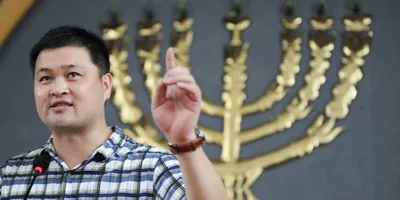 Pastor é condenado na China por protestar contra demolições de 400 igrejas