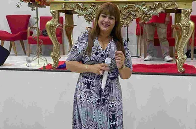 Beatriz comenta fotos vazadas em que aparece com bebida e cigarro