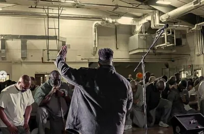 Presos entregam suas vidas a Jesus após ouvirem o Evangelho