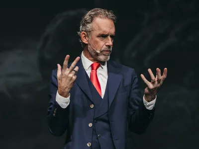Jordan Peterson alerta contra 'captura das igrejas' por ideologias