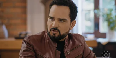 \"Foi uma ordem divina. Deus me deu uma missão\", diz Luciano Camargo sobre carreira gospel