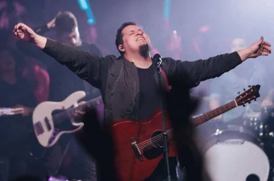 Cantor gospel revela abuso sofrido aos 13 anos: "Desgraçou minha vida"