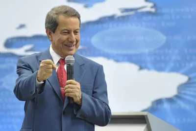 Ao retirar R.R Soares do ar, Band perdeu 149 milhões por ano de aluguel