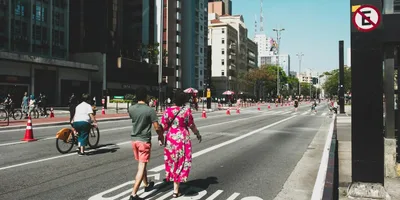 Brasil registra 212,5 milhões de habitantes e aumento de evangélicos, segundo IBGE